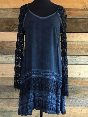 Black Swan Navy Dress Size Medium NWOT